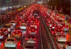 İstanbul kilit! Trafik yoğunluğu yüzde 90'a ulaştı