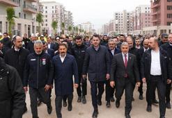 Bakan Kurum, deprem bölgesi Hatay’da incelemelerde bulundu