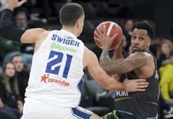 Basketbol Süper Lig'nde Anadolu Efes evinde Aliağa Petkimspor'a kaybetti