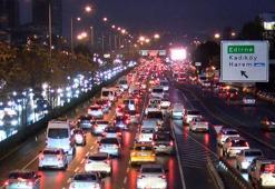 İstanbul'da trafik kilit! Yoğunluk yüzde 90'a ulaştı