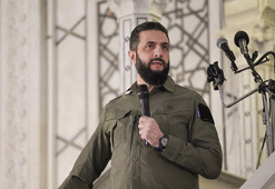 Suriye Cumhurbaşkanı Şara, devrimin yıl dönümünde Emevi Camisi'nden kardeşlik mesajı verdi