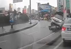 Facia ucuz atlatıldı! Direksiyon hakimiyetini kaybeden sürücü...