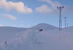 Bir ilçe bembeyaz! Kar kalınlığı 1 metreyi aştı