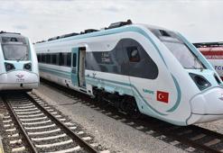 TÜRASAŞ bir haftada yerli ve milli iki tren seti ile iki lokomotifi teslim etti