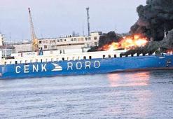 Türk gemisi Odesa’da isabet aldı