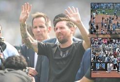 Messi sevgisi kaosa dönüştü! Tribünler karıştı, sandalyeler havada uçtu: 'Büyük hayal kırıklığı'