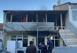 Sevgilisine sinirlendi, bir anlık öfkeyle evi ateşe verdi!