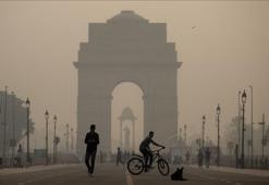 33 milyonluk başkent 'boğuluyor'! 'Sis ve zehirli hava' nedeniyle okullar hibrit sisteme geçti