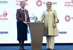 Emine Erdoğan, TOGEM-DER'in "Artsın Eksilmesin Dönüşüm Pazarı"nın açılışına katıldı
