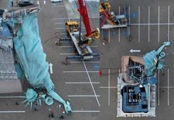 Şiddetli fırtına Özgürlük Heykeli'ni yıktı! Facia anları saniye saniye kameralara yansıdı