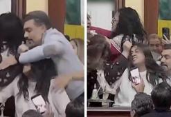 Mecliste kadın vekiller birbirine girdi! Saç saça, baş başa kavga