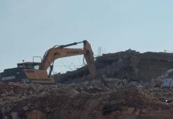 İsrail, işgal altındaki Ramallah ile Kudüs’te Filistinlilere ait ev ve düğün salonunu yıktı