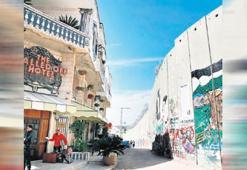 Banksy’nin Filistin’deki oteli yeniden açıldı