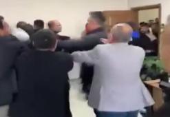 Yumruklar havada uçuştu! Ceylapınar Belediyesi'nde müdürlerin de karıştığı kavga kamerada