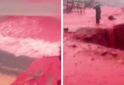 Deniz kırmızıya büründü, gören bir daha baktı! Hürmüz Adası'nda ilginç manzara