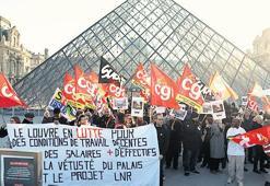 Louvre’a seyyar karakol