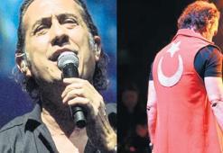 Arabesk sahnesiyle ezber bozdu