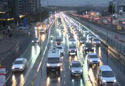İstanbul'da trafik yoğunluğu! Trafik durma noktasına geldi