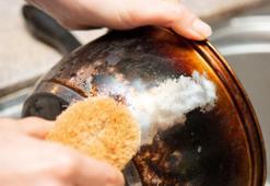 Pası kazıyan yöntem! Tek bir malzeme ile ovalamak yetiyor