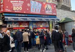 Yılbaşına sayılı günler kaldı; Nimet Abla gişesi önünde yoğunluk arttı