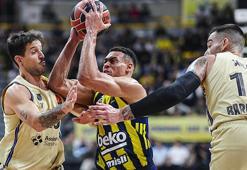 EuroLeague'de Fenerbahçe, Barcelona'yı son topta devirdi