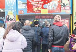 Nimet Abla gişesinde bilet kuyruğu uzadı