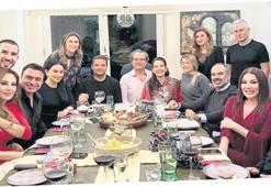 Yılbaşı sofrasında barış pozu