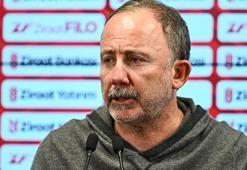 Beşiktaş'ta Sergen Yalçın'dan maç açıklama ''Bize gelince kırmızı rakibe gelince yok''