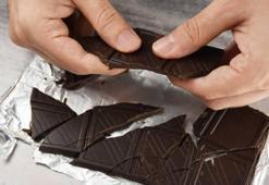 Harvardlı uzmanlar açıkladı! Çikolata krizleri neden en çok gece saatlerinde ortaya çıkar?