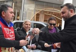 Milli Piyango yılbaşı biletlerine yoğun ilgi: 'Rüyasında gördüğü rakamları soran var'