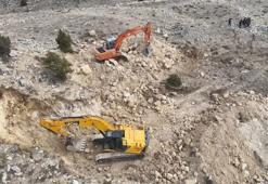 Karaman'da akılaılmaz olay! Kepçeyle tarihi eser aradılar, suçüstü yakalandılar