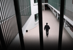 Bakan Tunç duyurdu: Cezaevlerinde tahliyeler başladı