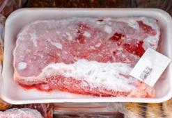 Acil durumlarda kolaylık sağlıyor! Donmuş eti 15 dakikada çözdüren yöntem