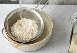 Pirinci böyle saklayınca böceklenmiyor! Asya'dan gelen basit tüyo