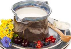 Bir yudumu yaşlanmayı tersine çeviriyor! İltihabı anında kurutuyor