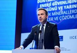 Bakan Bayraktar, 2026'nın yenilenebilir enerjide "yeni bir rekor yılı" olacağını bildirdi