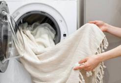 Çamaşırları kar beyazı yapan formül! Deterjanın gücünü ikiye katlıyor