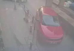 Küçükçekmece’de park halindeki otomobile TIR çarptı!