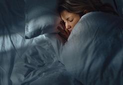 Ne ilaç ne bitki çayı… Yastık altına konan bu şey uyku kalitesini artırıyor