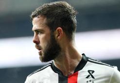 Eski Beşiktaşlı Miralem Pjanic, futbolu bıraktığını duyurdu