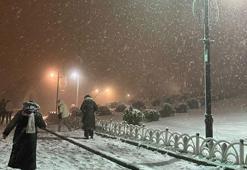 İstanbul'da kar yağışı etkili oldu!