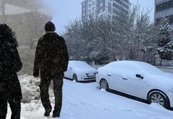 Yurtta ‘yoğun kar’ alarmı! Kar kalınlığı 1 metreyi aştı, birçok kentte hayat durdu