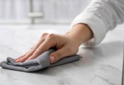 Malzemesi ne olursa olsun tertemiz! Mutfak tezgahını böyle silen yaşadı