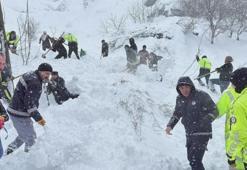 Düşen çığın altında kalan kadın için arama çalışmaları başlatıldı