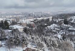 Başkent beyaza büründü! Kar kalınlığı 15 santimetreye ulaştı