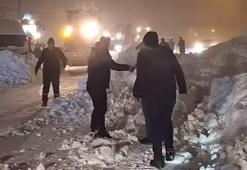 Bitlis'te yakıt tankerinin üzerine çığ düştü