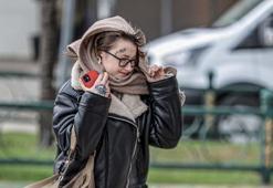 Bursa’da fırtına! Ağaçlar araçların üzerine devrildi, tiny house’lar savruldu