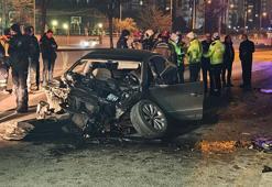 Ankara'da otomobil önce bariyere ardından da minibüse çarptı: 1 ölü, 2 yaralı
