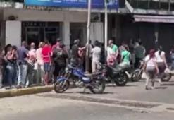 ABD saldırıları sonrası sokaklarda panik! Venezuelalılar marketlere akın ediyor