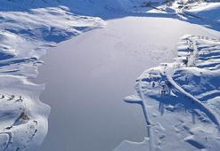 Yıldız Göleti tamamen dondu